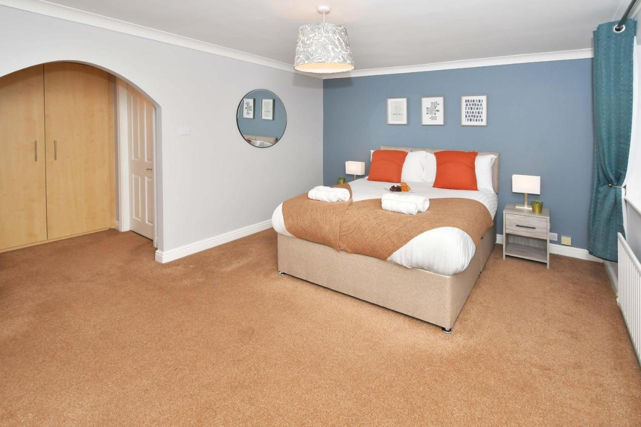 The Glade By Yourstays Huge Single Detached Holiday Home With Big Garden Newcastle-under-Lyme Exterior foto